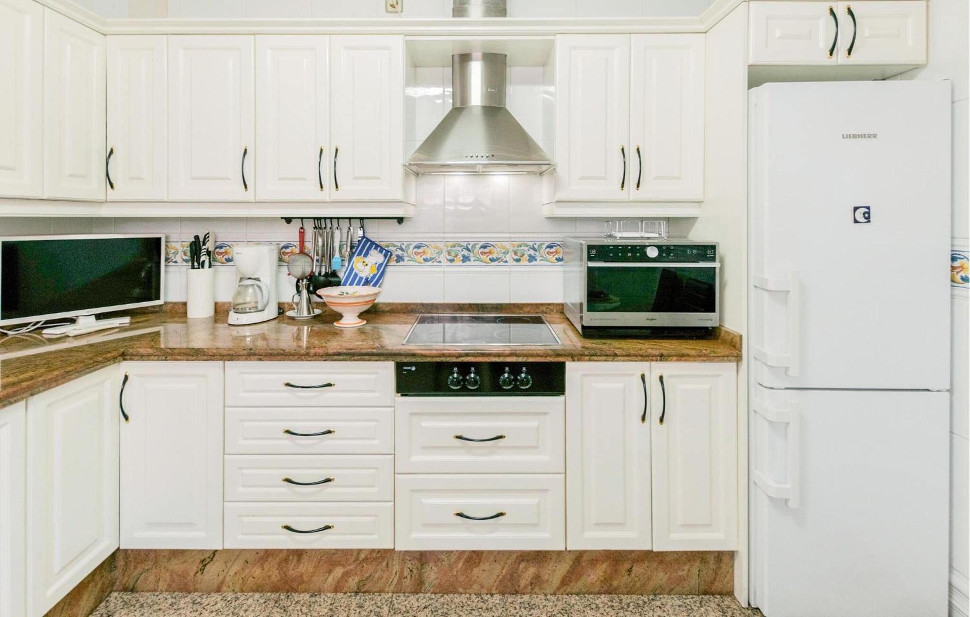 Cozy Apartment In Sevilla With Kitchen Exterior foto