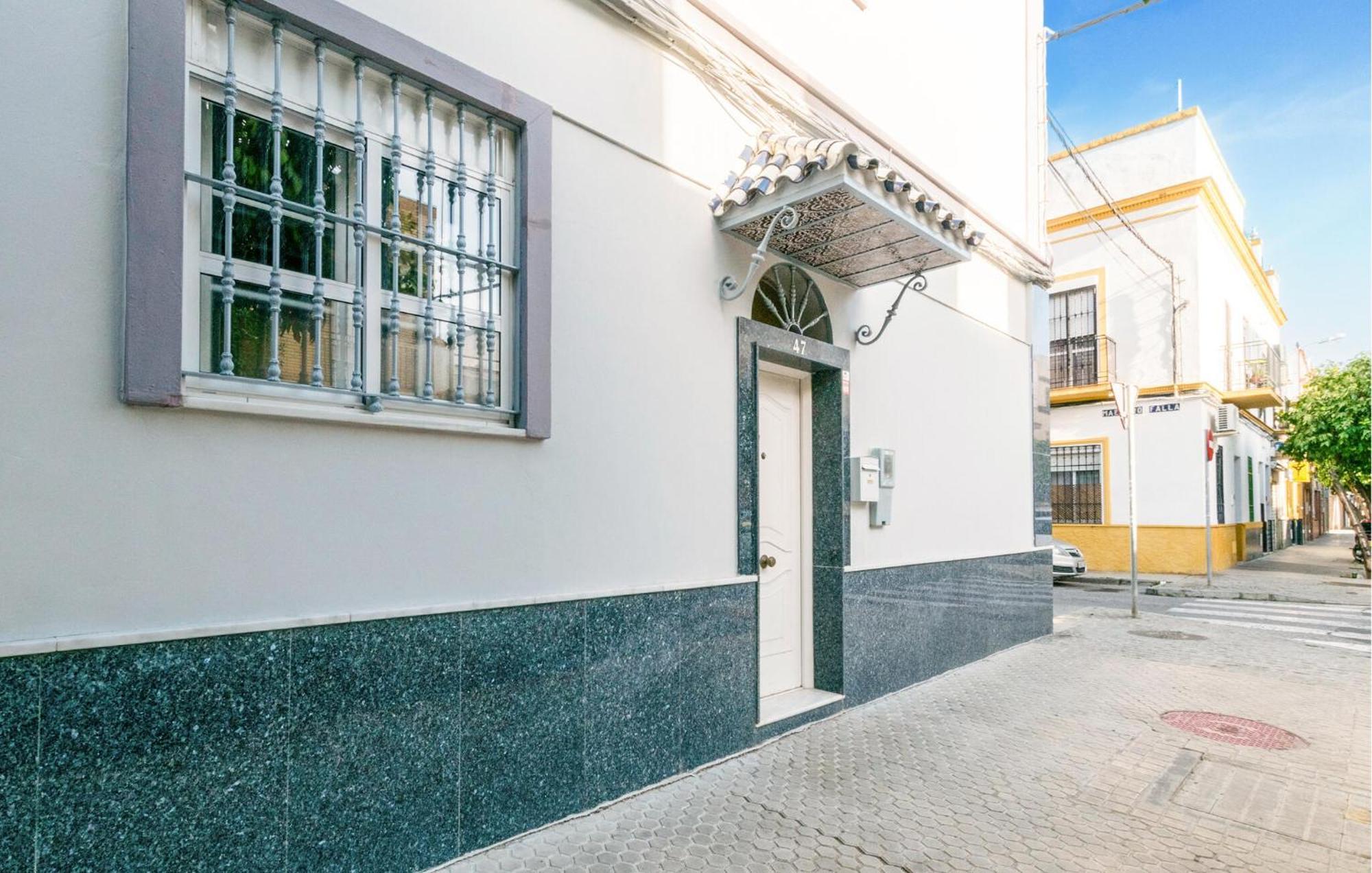Cozy Apartment In Sevilla With Kitchen Exterior foto